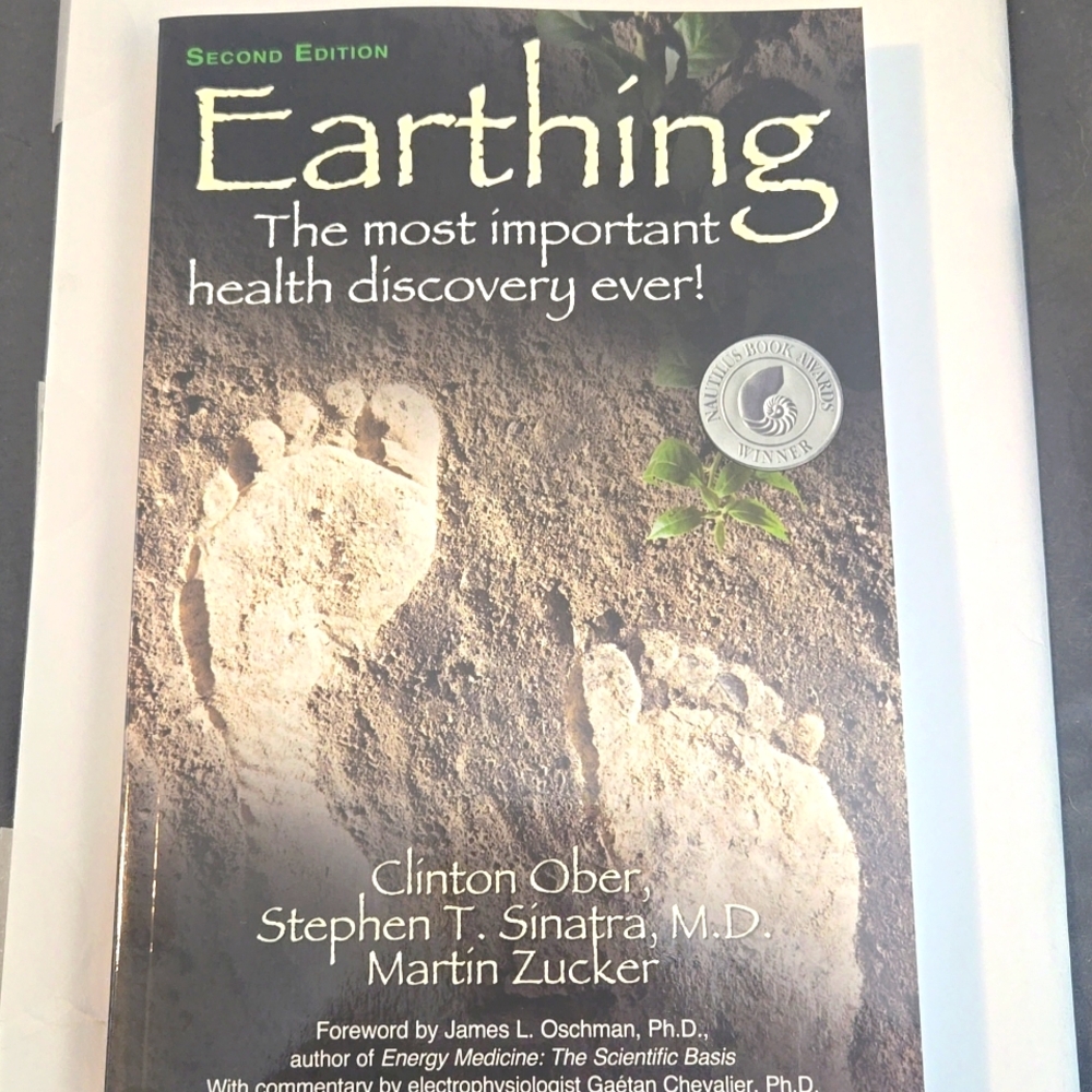 Earthing healing grounding book plus free movie pass NWOT New softcover